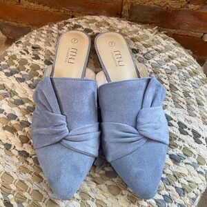 Elegant Knotted Blue Mules